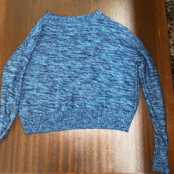 Cropped Sweater - Picture 3 of 3